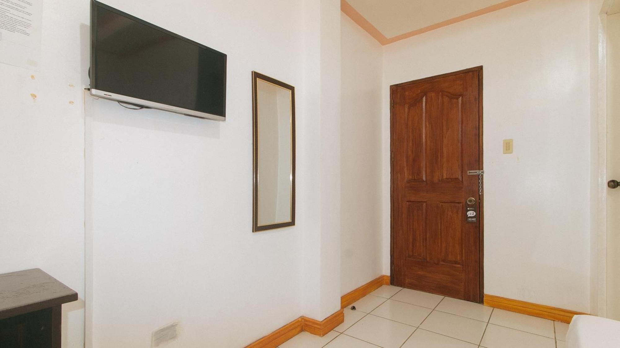 Reddoorz At Coco Grove Tourist Inn Đảo Đảo Panglao Ngoại thất bức ảnh