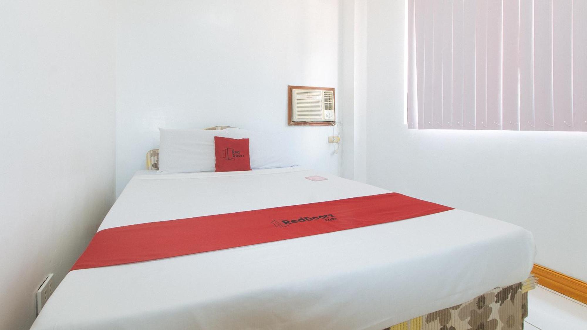 Reddoorz At Coco Grove Tourist Inn Đảo Đảo Panglao Ngoại thất bức ảnh