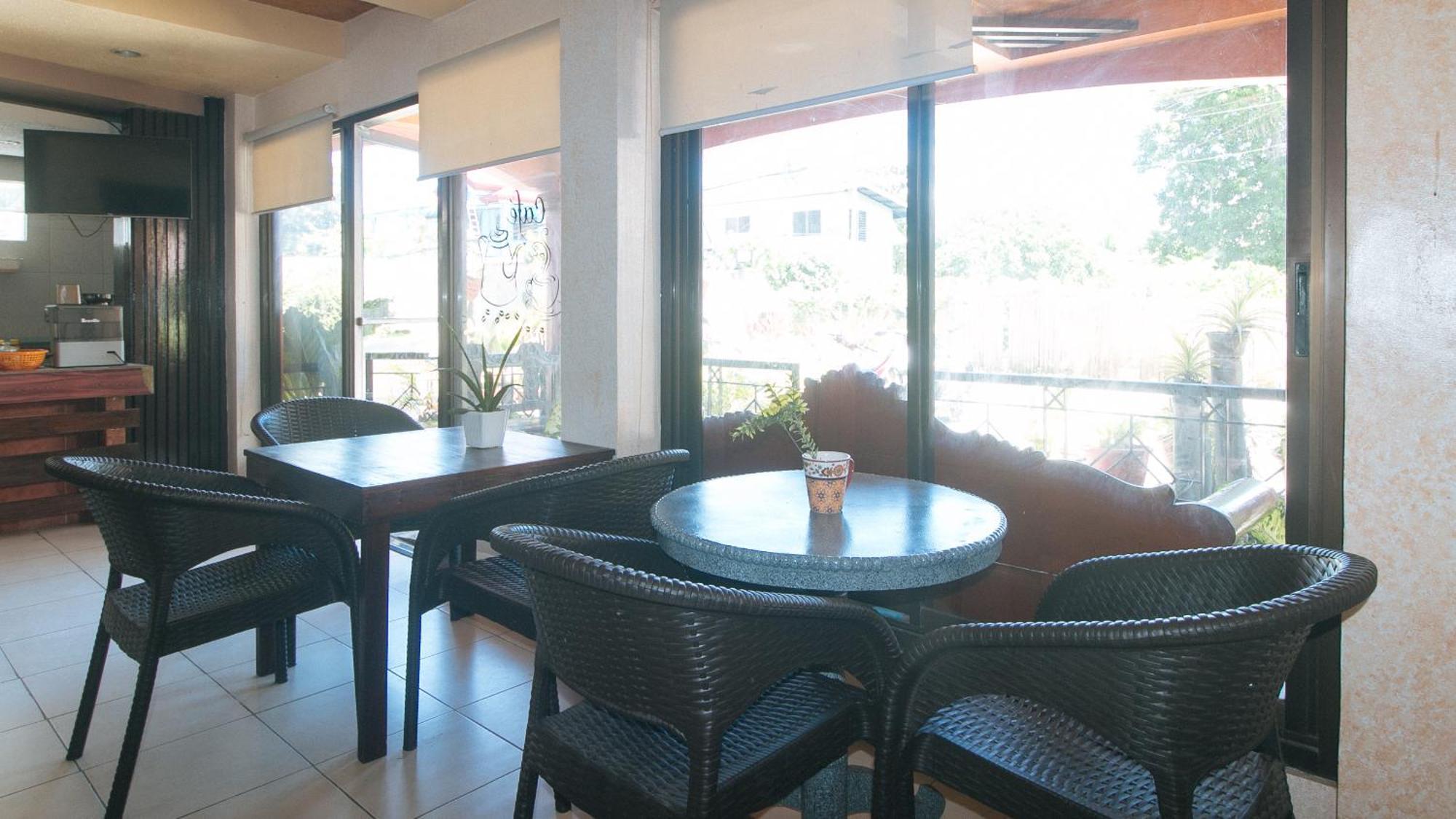 Reddoorz At Coco Grove Tourist Inn Đảo Đảo Panglao Ngoại thất bức ảnh