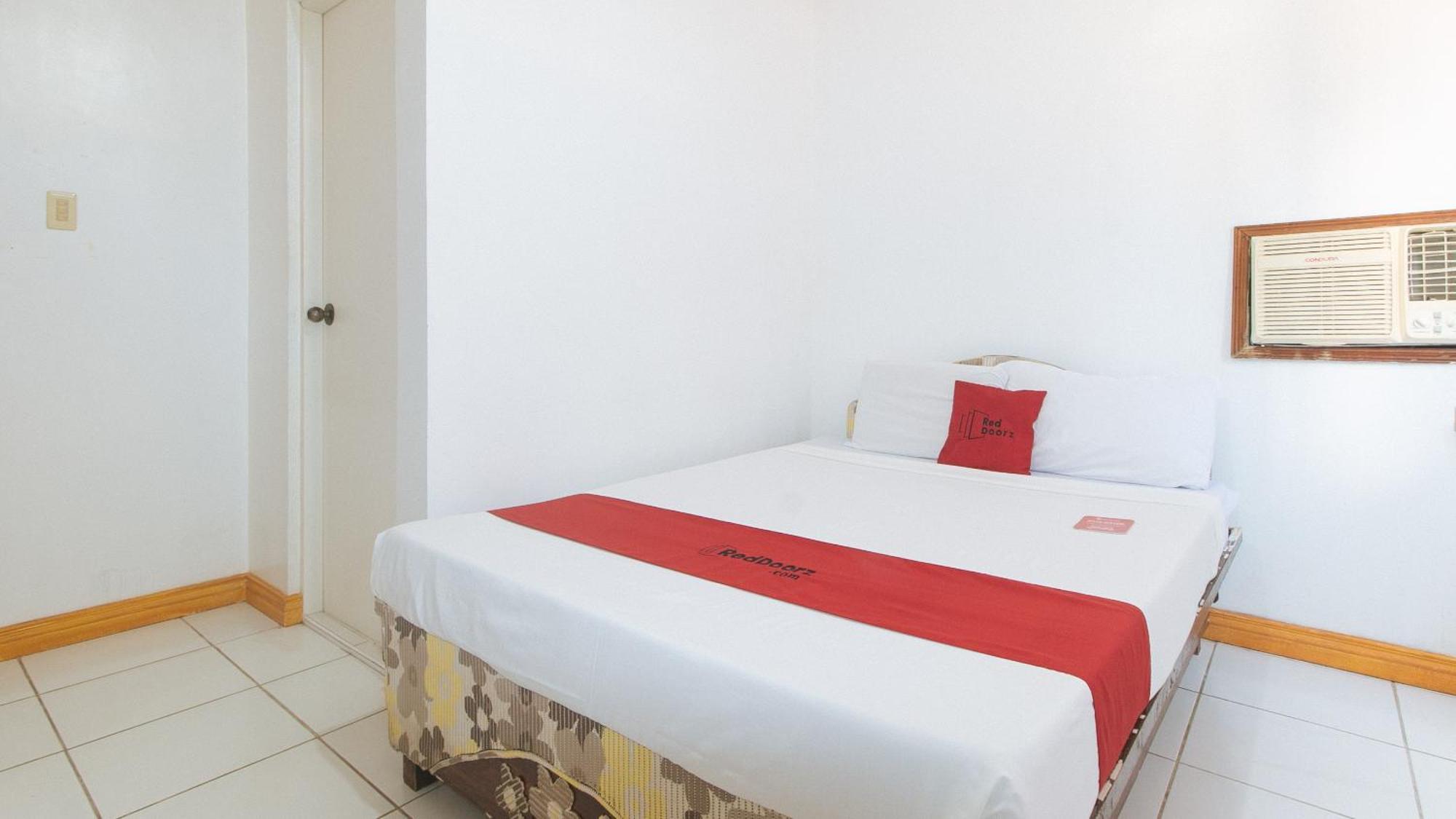 Reddoorz At Coco Grove Tourist Inn Đảo Đảo Panglao Ngoại thất bức ảnh