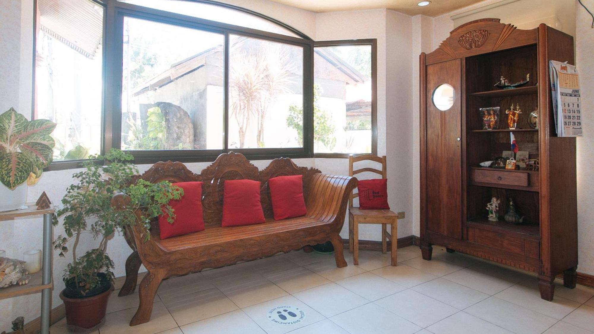 Reddoorz At Coco Grove Tourist Inn Đảo Đảo Panglao Ngoại thất bức ảnh